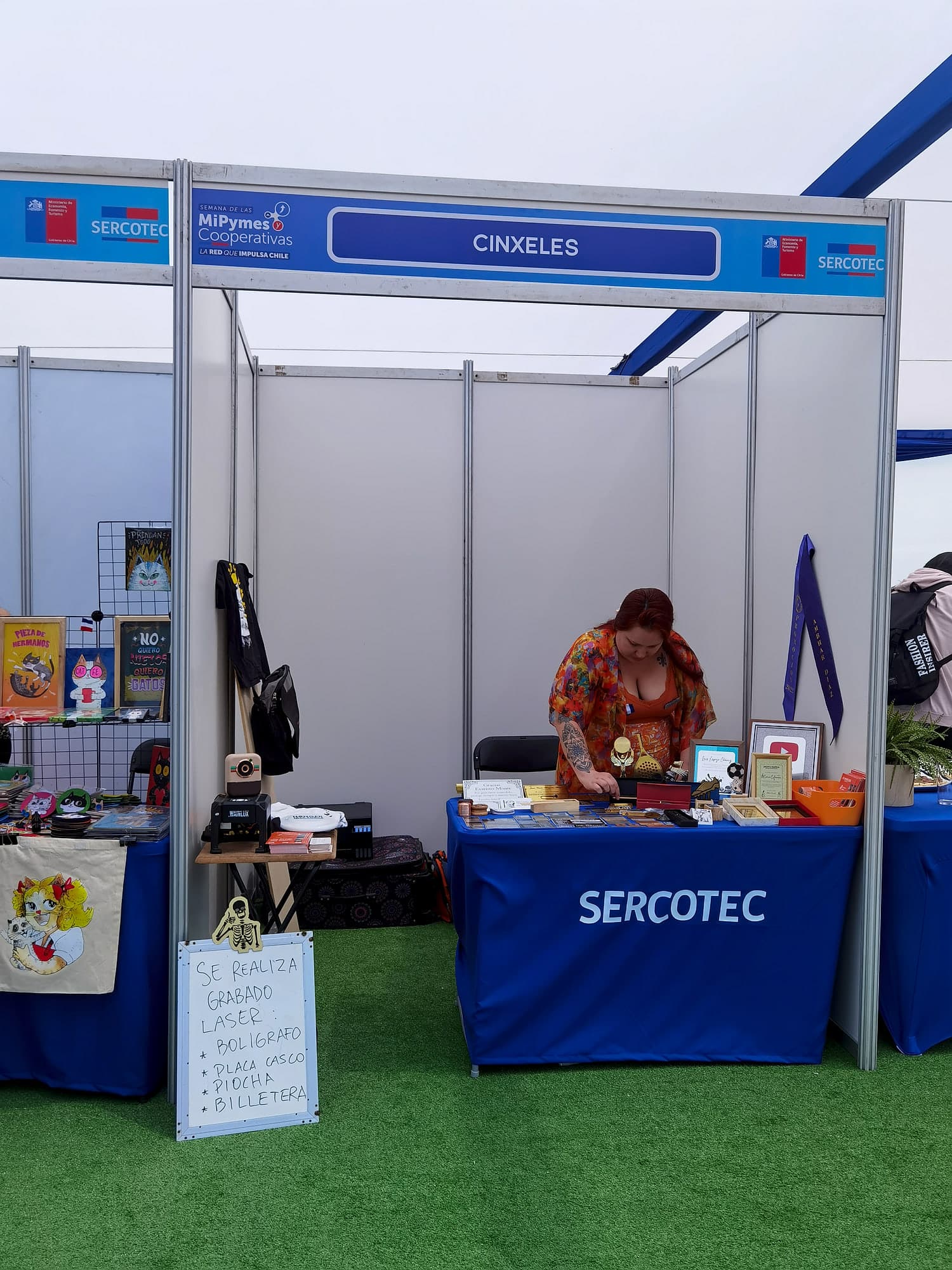 Stand de Cinxeles en una feria de emprendimiento